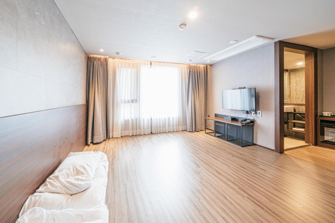 Hotel With City Jeju Luaran gambar