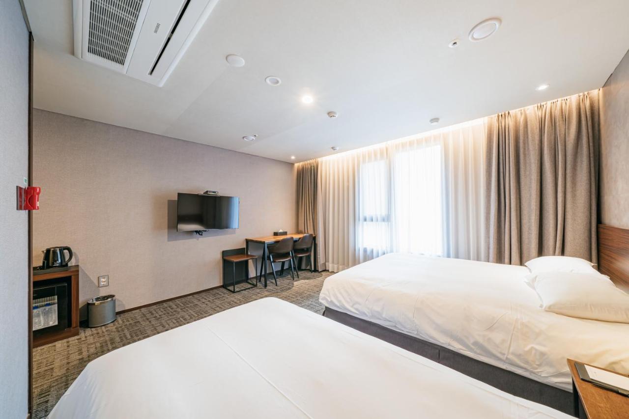 Hotel With City Jeju Luaran gambar
